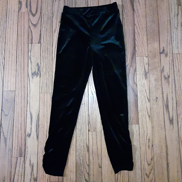⭐buy 2 get 1 free⭐Black velvety Disney "D-Signed" pants/leggings - Picture 1 of 8